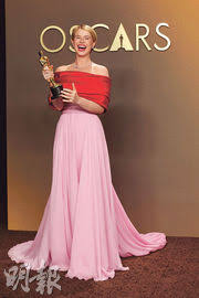 奧斯卡首誕愛爾蘭影后《哈姆尼特》謝茜獎獻天下母親- 20260317 ...