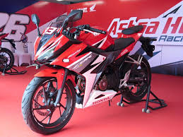 Honda claims that the bike offers a mileage of 38 kmpl (approx). New 2016 Honda Cbr150r Launched Price Specs Gallery Indonesia
