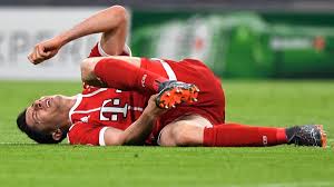 Der kracher dortmund gegen bayern steigt diese saison erst am 14. 3 Dinge Die Auffielen Sevilla Spielt Zu Hart Bayern Zu Vorsichtig Eurosport