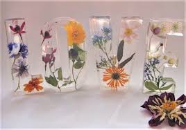 When drying flowers in the microwave, the time it will take varies depending on the density of the flowers. Love Lettering Dried Flower Resin House Warming Wedding Etsy Flower Decorations Gift Decorations Pressed Flowers