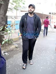 Photos Arjun Kapoor Spotted At Anshuka Yoga In Bandra Arjun Kapoor Images Bollywood Hungama Maha bandha (the great lock) combines all the other three bandhas, namely: bollywood hungama