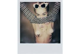 Miley Cyrus naked - from magazine covers to internet fame