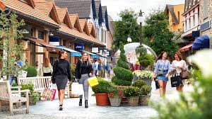 Maasmechelen is a municipality located on the meuse in the belgian province of limburg. Maasmechelen Village Brussels Dusseldorf Bicester Village Shopping Collection
