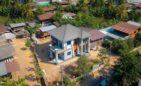 Desain teras rumah minimalis type 36. Lingkar Warna 17 Mewah Rumah 2 Lantai Di Tengah Kampung Jadi Viral