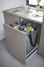 Elle est préparée avec des légumes cuites : Easy Clean De Schuller L Arriere Cuisine A L Honneur Rangement Buanderie Rangement Design Buanderie