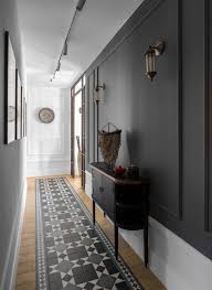 Une Maison Au Design Noir Et Ethnique Planete Deco A Homes World Deco Entree Maison Idee Deco Couloir Amenagement Maison