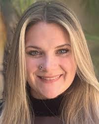 Amanda Dipaolo's Instagram, Twitter & Facebook