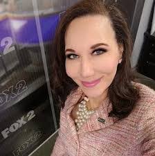 Lori Pinson's Instagram, Twitter & Facebook