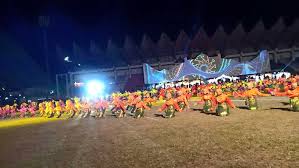 Sejarah aceh lhèè sagoësunting . Tarian Aceh Lhee Sagoe Hipnotis Penonton
