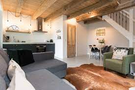 Amsterdam's floating homes are due in large part to amsterdam's seafaring and trading legacy. Airbnb In Amsterdam Die Besten Unterkunfte In Der Grachtenstadt 2021