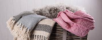 Ergänze deine einrichtung mit weichen und wärmenden plaids für jeden raum! Ib Laursen Plaids Decken