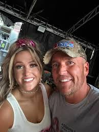 Renee Barrow's Instagram, Twitter & Facebook