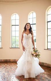 Trendy and affordable wedding dress designs in every available size, stella york has it all. Glamorous Fit And Flare Bridal Gown With Boho Detail Stella York Wedding Dresses In 2020 Fit And Flare Wedding Dress York Wedding Dress Stella York Wedding Dress
