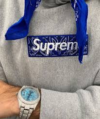 Constructed with an adjustable drawstring hood and long sleeves, this hoodie the look is finished with the brand's signature box logo embroidered to the chest in a bandanna design. Supreme Bandana Box Logo Hooded Sweatshirt Heather Grey On The Account Instagram Of Agora France Spotern