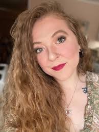 Erin Connelly's Instagram, Twitter & Facebook