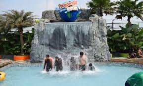 10 Foto Panghegar Waterboom Bandung Harga Tiket Masuk Kolam Renang Jam Buka Jejakpiknik Com Saat anda datang ke sini, anda akan dikenakan biaya masuk sebesar 15 ribu rupiah per orang untuk hari senin, selasa, rabu, kamis, dan jumat. 10 foto panghegar waterboom bandung