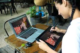But looking at huion's website, this new model doesn't seem to have any of these drawbacks and looks near identical to the pro 13. With Outstanding Technology Huion Launches New Battery Free Pen Display Kamvas Pro 13 Pr Newswire Apac