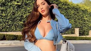 El intérprete colombiano reabrió su cuenta de instagram horas después de su comentado cierre, y lo hizo anunciando un instagram live provocando sacando el 'dedo de la palabrota': Quien Es Natalia Barulich La Novia De Neymar A Quien Maluma Le Dedico Una De Sus Canciones Soy Futbol