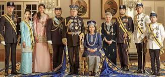Adik prebet adam bela keluarga diraja johor. 10 Perkara Anda Tidak Tahu Tentang Puteri Johor Tunku Aminah Cerita Viral Terkini Coronation Countdown Royal Family