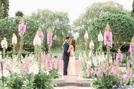 11 Gorgeous Photo Locations In The Chicago Suburbs For Wedding Engagement Photos In 2021 Engagement Photography Country Wedding Engagement Photos Engagement Shoots Poses