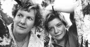 Carla Ernst's Instagram, Twitter & Facebook