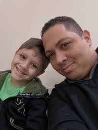 Nesta data parabenizo a todos os papais pelo seu dia. Mas quero também  agradecer a Deus e a minha melhor metade @leilla_rodrigues___ por ter me  feito Pai dessas duas bençãos! Beni e