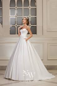 Check spelling or type a new query. Brautkleid Aus Satin Marry4love Berlin Brautkleider Verleih Und Hochzeitskleider Verkauf Brautmode Nach Mass