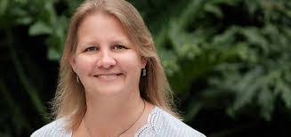 Emily Keenan's Instagram, Twitter & Facebook