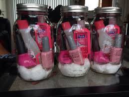 Si no se rompe, deben dar un paso atrás y seguir lanzando el globo hasta que un equipo gane. Baby Shower Prizes Cute Nail Set Etiquetas Baby Shower Temas De Baby Shower Babyshower Decoracion