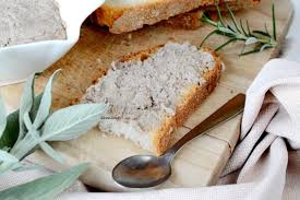 Prendiamo i fegatini di pollo, laviamoli e tagliamoli a pezzetti dopo aver eliminato il grasso in eccesso. Pate Di Fegato Di Coniglio Ilaria Zizza