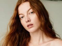 Ginny Edwards's Instagram, Twitter & Facebook