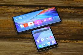 LG Wing 5G Review: A Sidekick Among ...