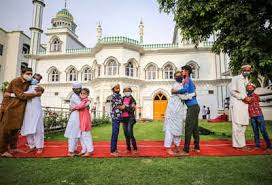 Top 50 eid mubarak wishes, messages, quotes and images to send to you family, friends and loved ones; Eid Mubarak Wishes Happy Eid Ul Fitr 2021 Eid Mubarak Wishes Messages Quotes Images Photos Greetings Whatsapp Messages And Facebook Status
