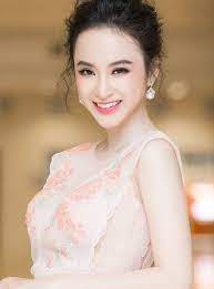 Tên tuổi cô gắn với loạt phim truyền hình đình đám như: Phim Kinh Váº¡n Hoa Sau 14 NÄƒm Noo PhÆ°á»›c Thá»‹nh Va Angela PhÆ°Æ¡ng Trinh Trá»Ÿ Thanh 2 Cai Ten Ä'inh Ä'am Nháº¥t Bao Dan Tri