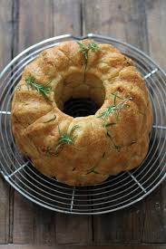 On Dine Chez Nanou Monkey Pizza Bread Au Romarin Ou Une Superbe Recette Americaine Pour Les Aperitifs Ou Pique Recettes De Cuisine Recette Alimentation