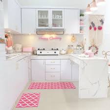 Hanya butuh sedikit sentuhan saja membuat kesan pada ruang dapur ini terlihat begitu rapih dan cantik. 15 Model Kitchen Set Minimalis Dapur Kecil Sederhana Namun Modern 2021 Dekor Rumah