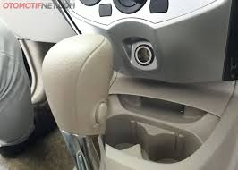 Di samping itu pengemudi harus mampu menyesuaikan kecepatan mobil dengan besarnya gigi persneling yang digunakan, sehingga laju mobil stabil dan lancar. Tombol Overdrive Di Mobil Matik Ternyata Begini Fungsi Dan Cara Menggunakannya Gridoto Com