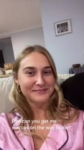 Aimee Sellers's Instagram, Twitter & Facebook