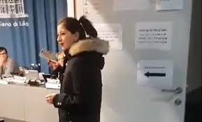Acasa i romania, download audio mp3 acasa i romania, 128kbps acasa i romania, full hq 320kbps acasa i romania. Inregistrare EmoÈionantÄ La O SecÈie Din Spania O TanÄrÄ Din Slatina A Votat Èi A Cantat AcasÄ I Romania Pro Oltenia