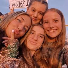 Hi! my name is Aderyn Mclaughlin and i am 100% committed to BGSU! i love a  night out but just as much as a night in! i also enjoy going shopping, going