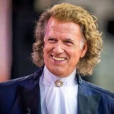 My only regret is that he wasn't able to perform this in front of a stadium  full of people! This program is just so joyful and uplifting, it brings a  goofy smile