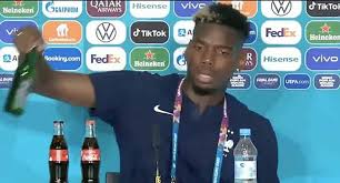 Кому вобще нужно безалкогольное пиво? Pogba Podderzhal Fleshmob Ronaldu Ubrav So Stola Pivo Vo Vremya Press Konferencii Betonmobile Ru