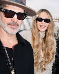 Elle Macpherson (@ellemacpherson) • Instagram photos and videos