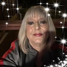 Donna Pascarella's Instagram, Twitter & Facebook