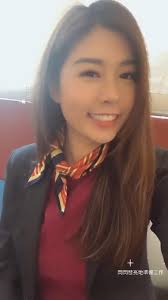 愛回家︱長腿小花李芷晴正式入劇組演售貨員大玩「美女與野獸」