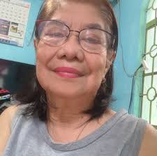 NOONG DALAWANG PISO PA LANG ANG PRESYO NG ISANG KILONG BIGAS BA ITO O  GANTA??... Kuya ko po yang bata na nasa litrato kasama ang aking Mama sa  aming munting tindahan ng