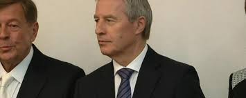 For one, fitschen's reputation within private banking circles could. Deutsche Bank Munchen Tv