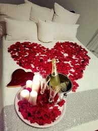 How to take your bedroom from clutter and chaos to relaxing and romantic. Romantic Bedroom Ideas For Wonderful Valentine Moments Romantic Room Surprise Romantic Room Decoration Romantic Hotel Rooms