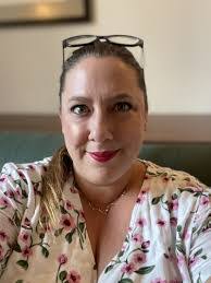 Toni Hillman's Instagram, Twitter & Facebook