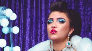 Cabaret stars turn to gamers and influencers for streaming tips